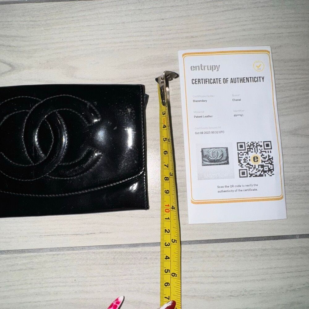 vintage Chanel black patent leather CC logo wallet/clutch   Comes with Authentic - Picture 8 of 8
